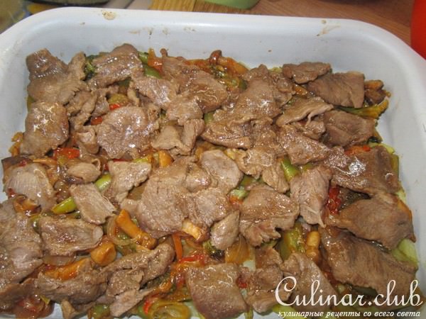 Жарёха из телятины под сырным соусом