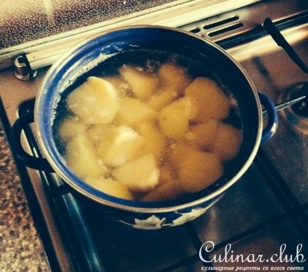 Гуляш из свинины с картофелем