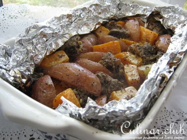Мясо запечённое с овощами в горчичном соусе.