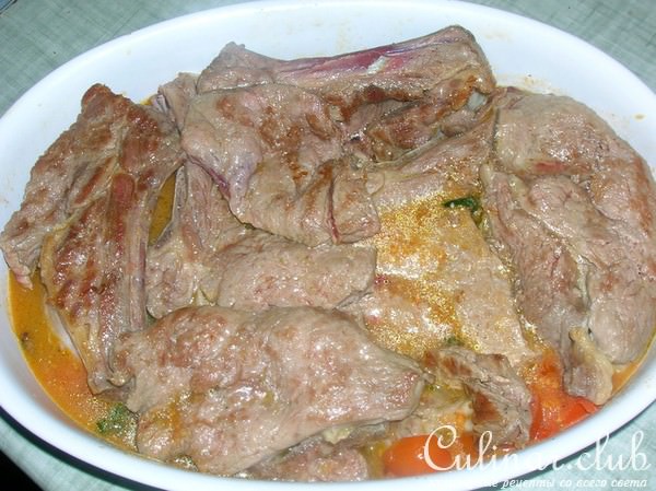 Телятина с помидорами черри