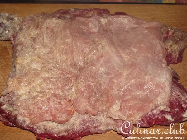 Рулет "Праздничный" из говядины и куриного филе