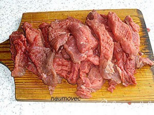 Тушеное мясо в ароматной панировке