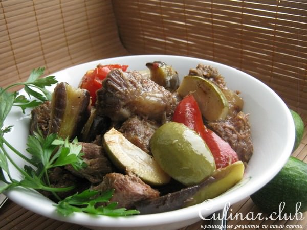 Телятина томлёная - "по-восточному".( с овощами и фейхоа)