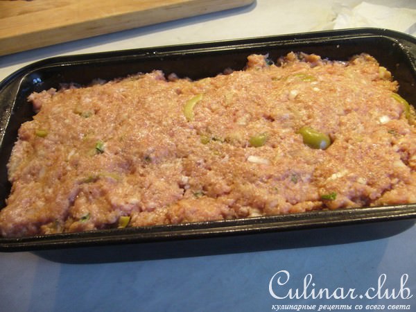 Мясной хлебец по-гречески с соусом тцацики