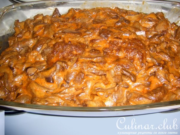 Котлеты с творогом и грибным соусом