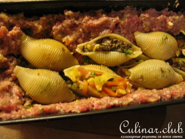 Мясной рулет с фаршированными ракушками conchiglie (вариант)