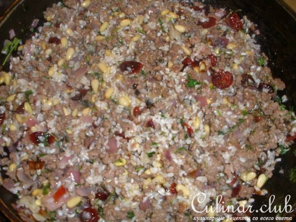 Тимбаль из баклажанов с начинкой из мяса и риса с кедровыми орешками