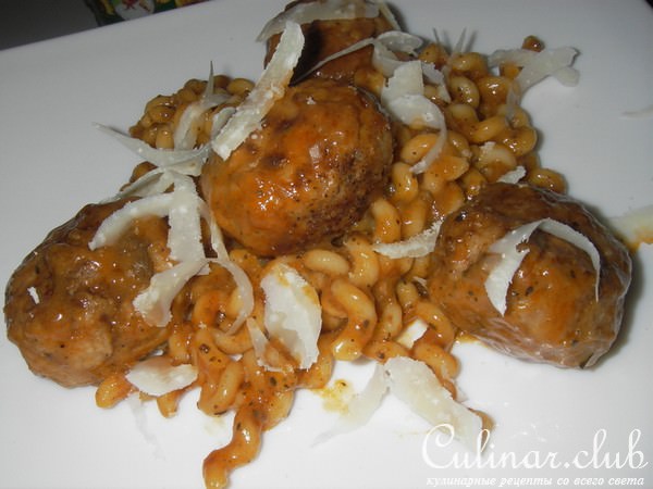 Фузилли с мясными шариками