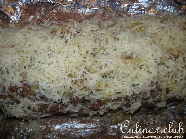 Мясной рулет с макаронами