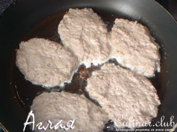 Мясные оладьи с овощами