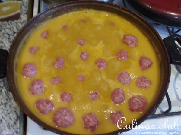 Фрикадельки в луковом соусе