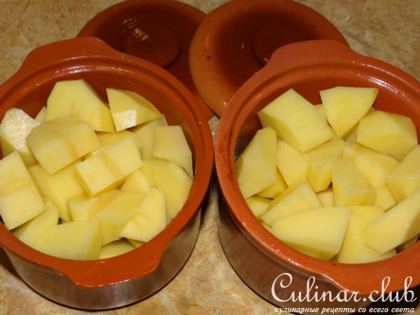 Жаркое из картофеля с мясными шариками и томатным соком