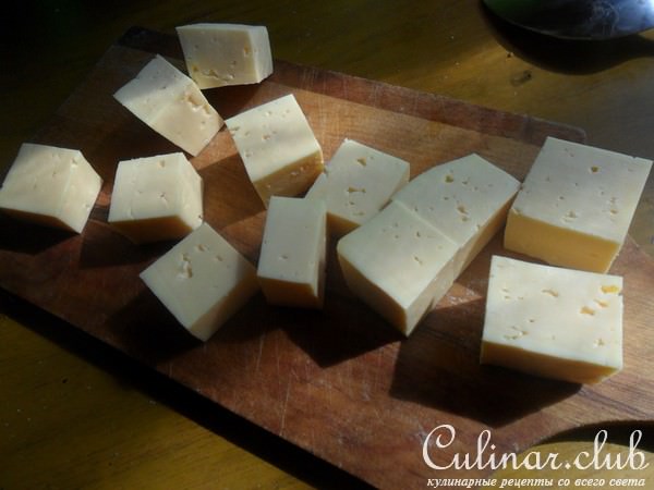 Мясные маффины с сырной начинкой