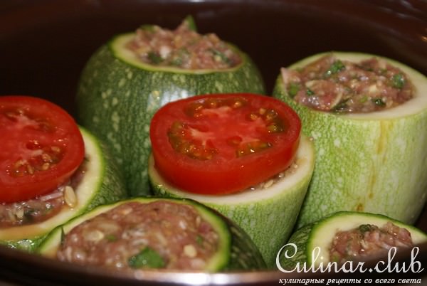 Круглые кабачки фаршированные запеченные