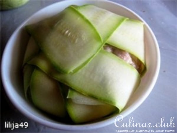 Шарлотка с кабачками и курицей