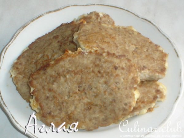 Мясные оладьи с овощами