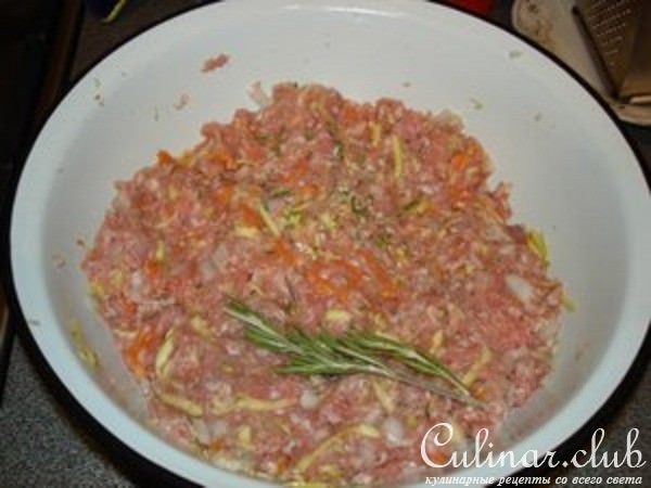 Мясная запеканка с овощами и ягодами (вариант)