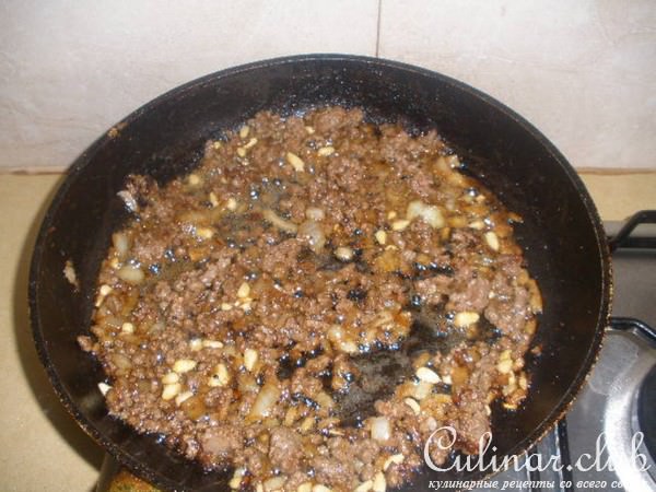 Свекла, фаршированная кускусом, мясом и кедровыми орехами