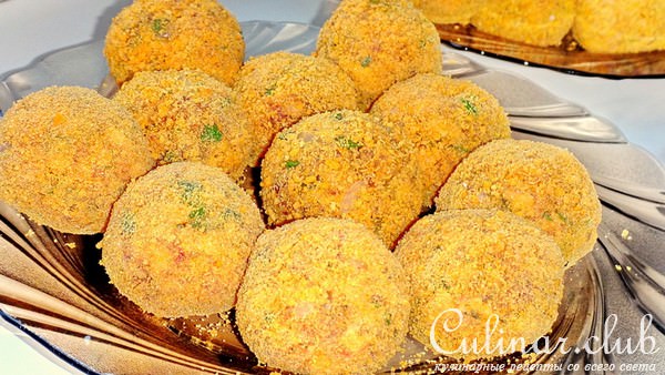 Мясные шарики с травами в томатном соусе