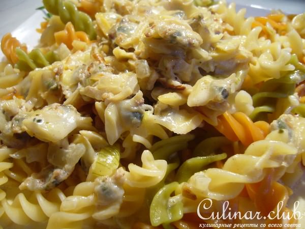 Паста Eliche Trikolore с соусом из загадочных Teppichmucheln