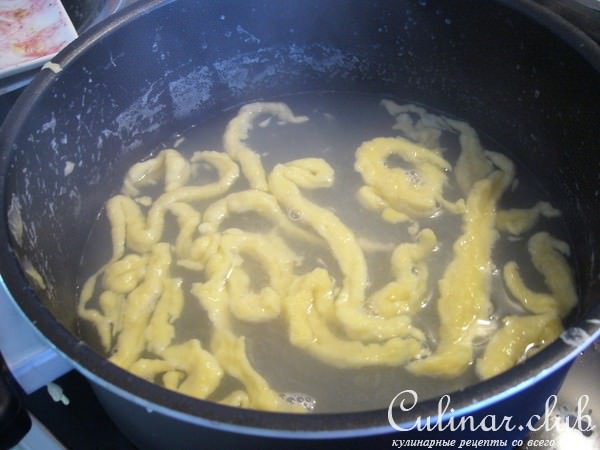 Шпетцле (Sptzle) с шампиньонами и сыром