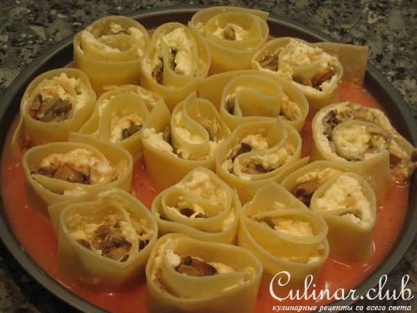 Рулеты из лазаньи с тремя сырами
