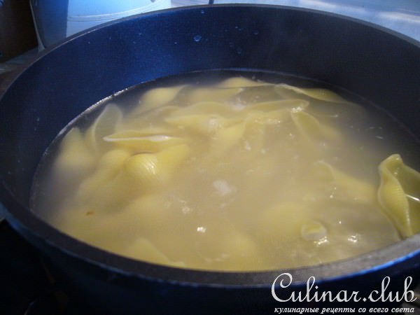 Conchiglioni(ракушки) фаршированые мясом, шпинатом и сыром
