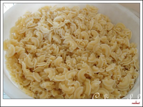 Макароны с овощами и куриной грудкой