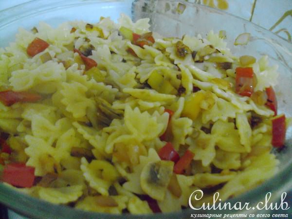 Фарфалле с овощами и соусом"песто".