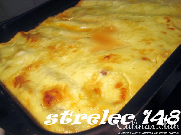 Каннеллони под белым соусом.
