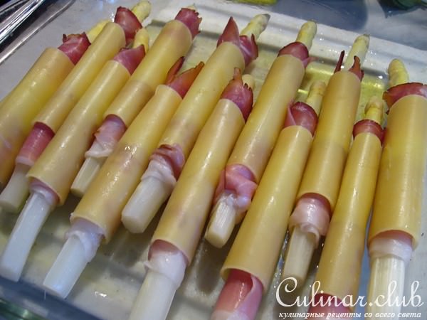 Каннеллони со спаржей и ветчиной