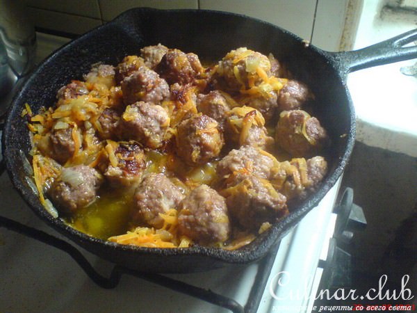 Макароны с фрикадельками