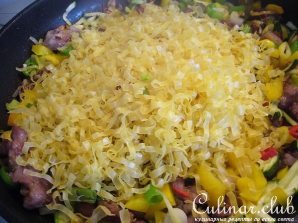 Жареная лапша по-китайски