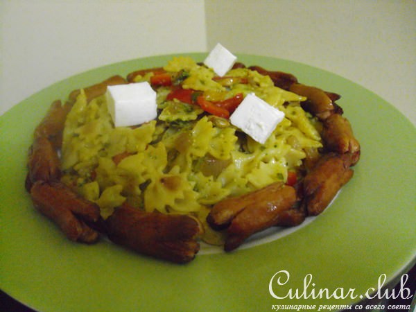 Фарфалле с овощами и соусом"песто".