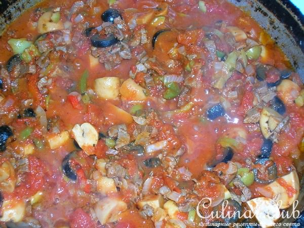 Спиральки с говядиной, грибами и соусом Маринара(упрощенным)