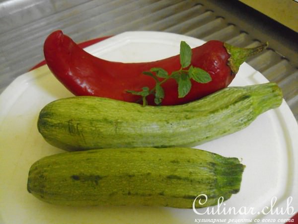Пенне с кабачками и сыром.