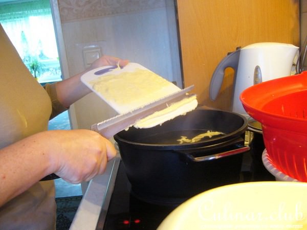 Клeкцки по-швабски (Sptzle) с печеночно-грибным рагу
