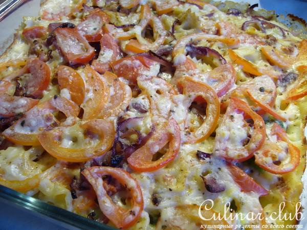 Фарфалле с песто, запеченные с овощами под соусом бешамель
