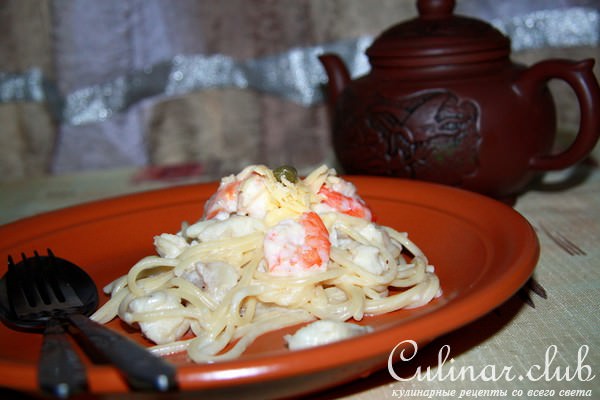 Быстрая паста (спагетти с морепродуктами в сливочном соусе).