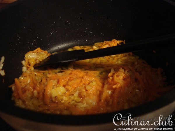 Фальшивый плов (с курицей, ягодами и орехами)