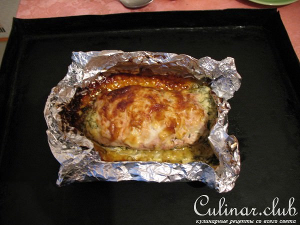 Куриный рулет с творогом и сыром