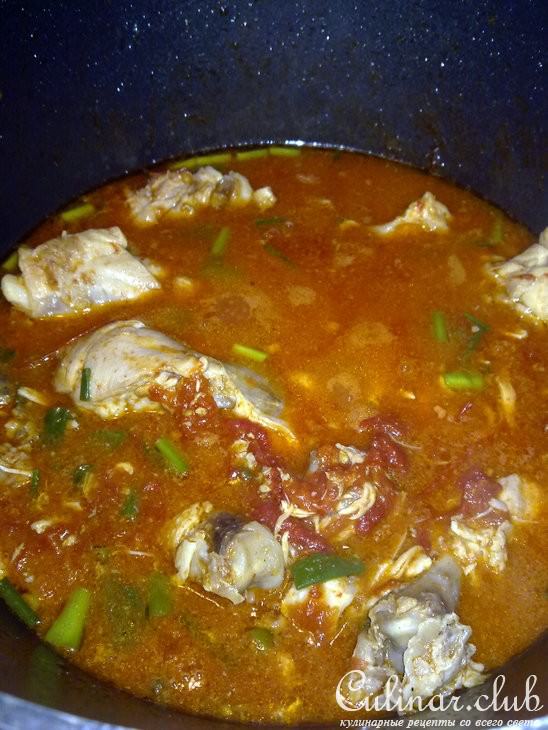 Курочка с помидорами и яблоками