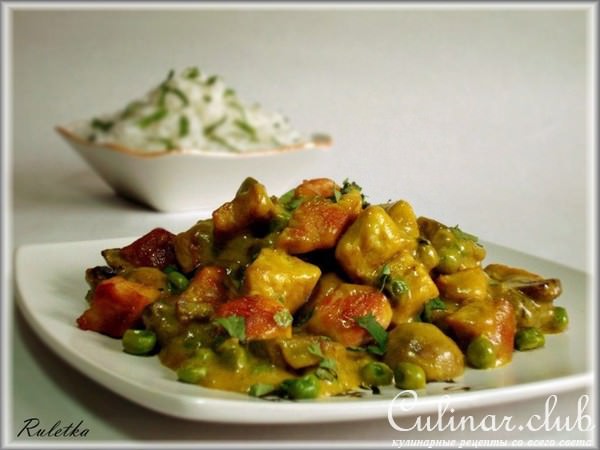 Карри с шампиньонами и индейкой.