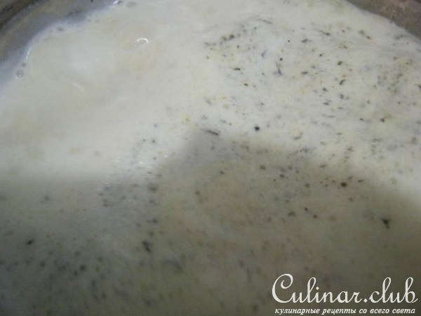 Куриная грудка с прованскими травами, томленая в молоке+ соус