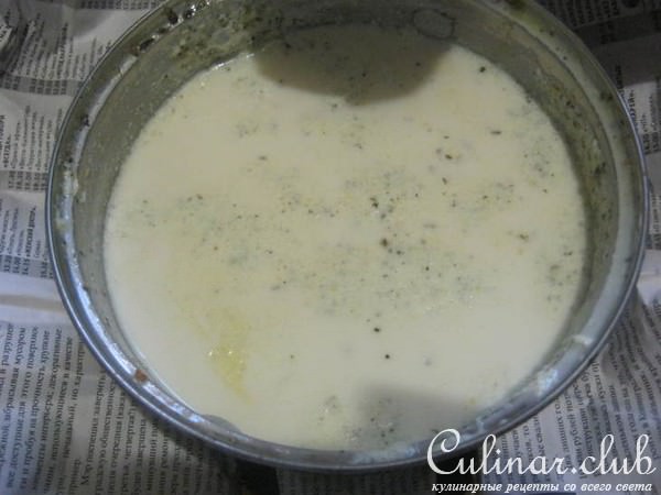 Куриная грудка с прованскими травами, томленая в молоке+ соус