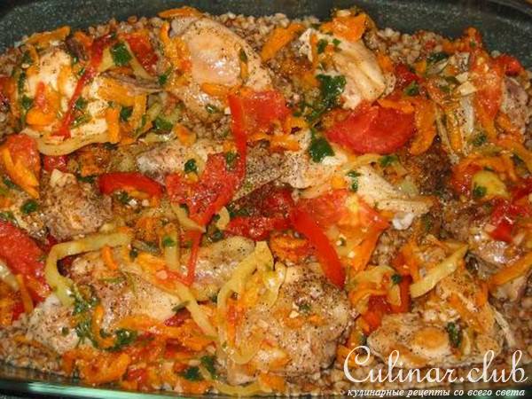 Курица с гречкой томленая в духовке