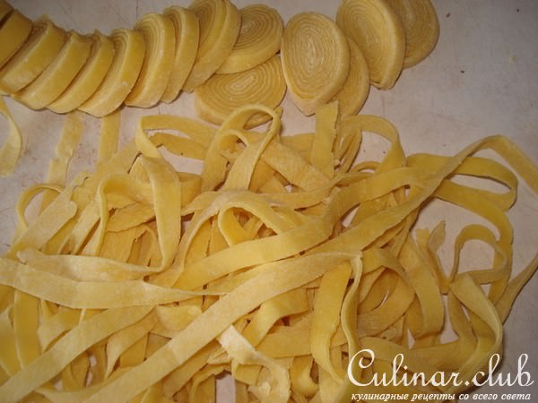 Курица фаршированная домашними тельяттели