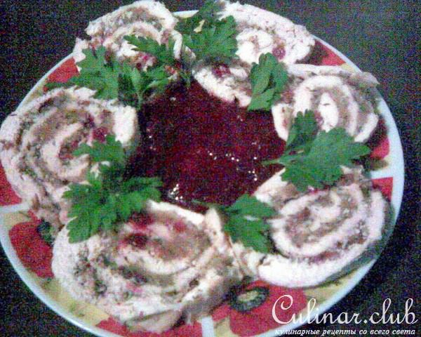 Куриный рулетик с клюквой