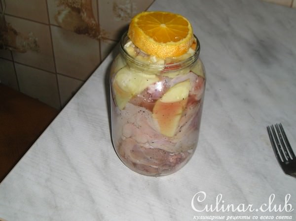 Курица в банке