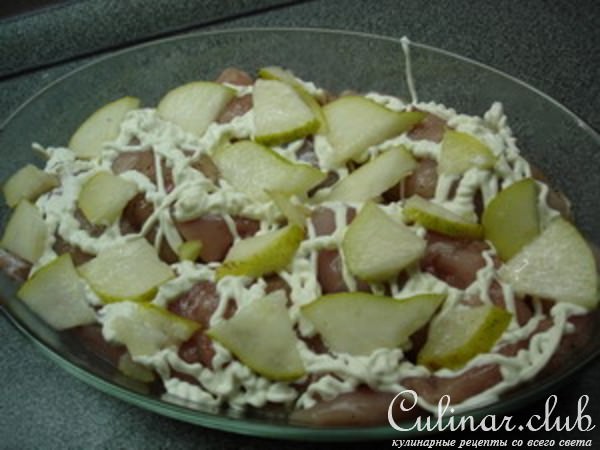 Куриные рулеты с грушей и голубым сыром